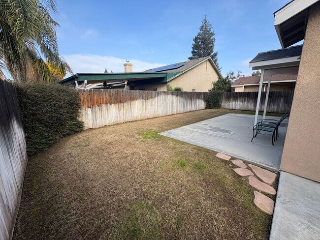 Building Photo - PRIVATE SHOWING ONLY! Immaculate 2 Story Home for Rent in Exeter!