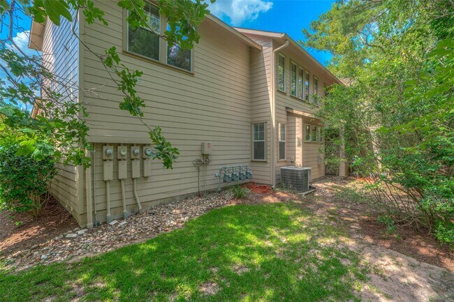 Building Photo - 83 Woodlily Pl