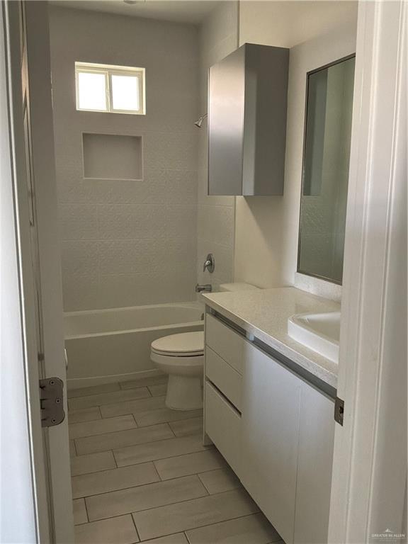 Building Photo - 14 S Pamplona St