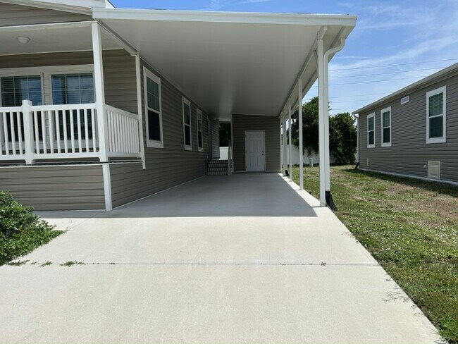 Building Photo - 456 Cecilia Dr