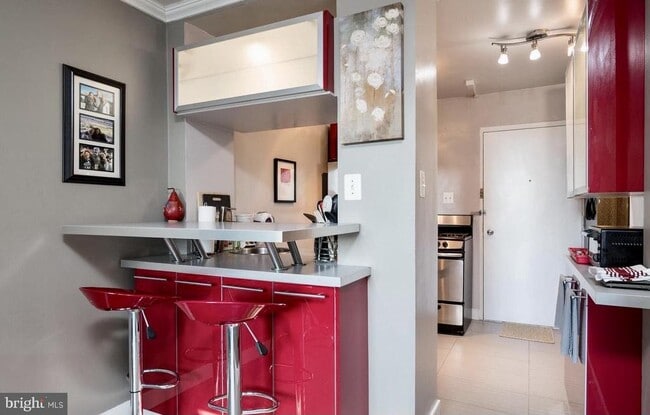 Building Photo - 801 N Pitt St