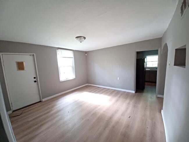 Building Photo - 10179 Bon Oak Dr