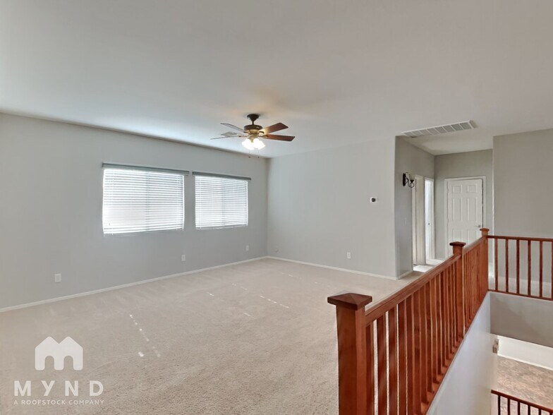 Building Photo - 3009 E Lynx Way