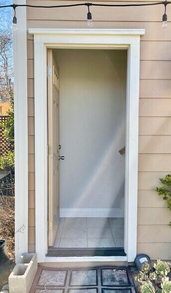 Separate Entrance - 835 Tolentino Ct