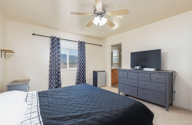 Building Photo - Scenic Gemini Meadows Townhome with Open Views & Modern Comfort