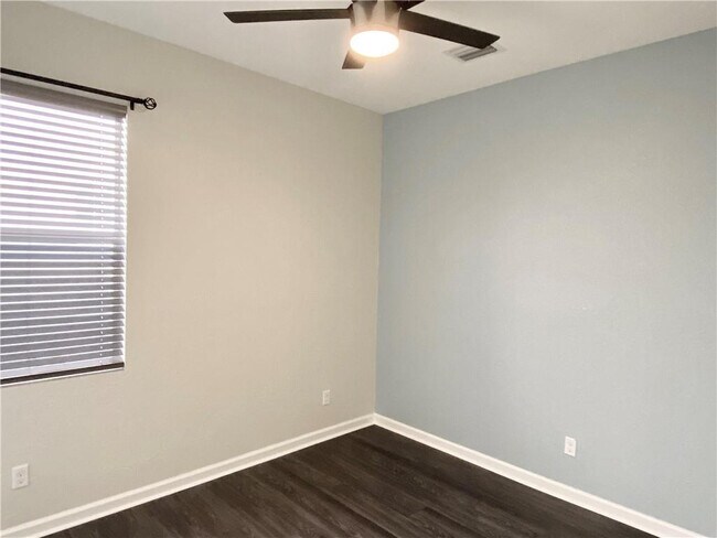 Building Photo - 4028 Tomoka Dr