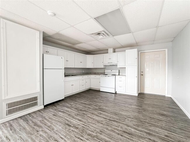 Building Photo - 4615 Heron St