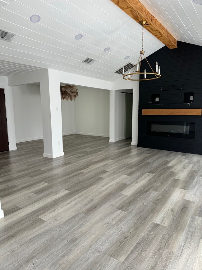 Building Photo - 14007 Dominique Dr