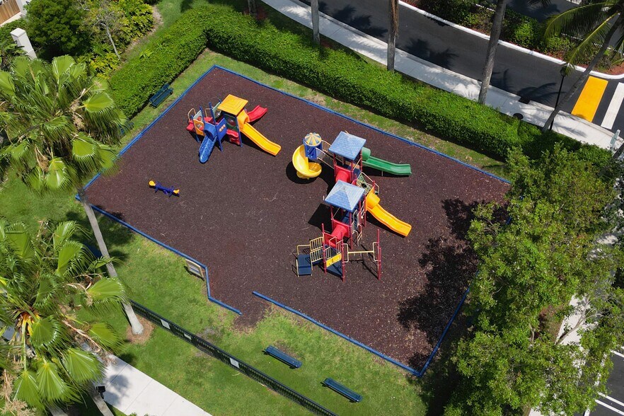 Building Photo - 9928 NW 29th Ter