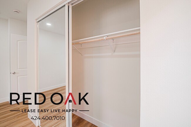 Building Photo - 1611 Oak St