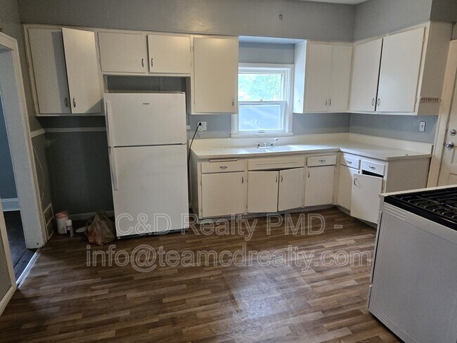 Building Photo - 378 E 156th St