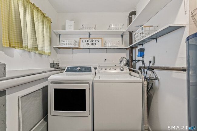 Building Photo - 28 Fillow St