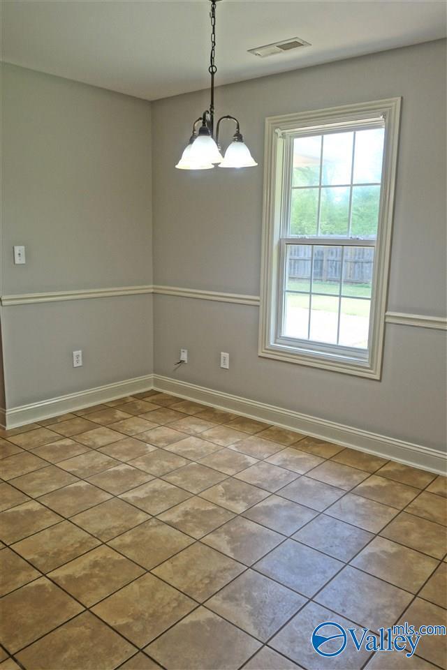 Building Photo - 16992 Woodhaven Dr