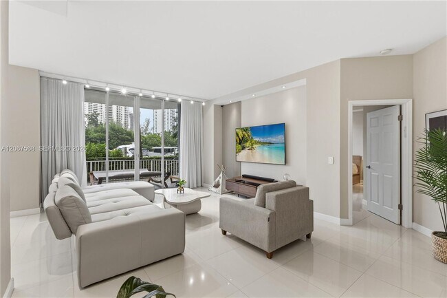 Building Photo - 3500 Mystic Pointe Dr