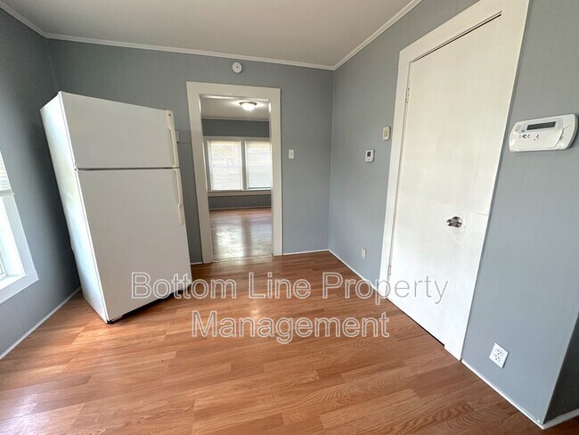 Building Photo - 815 S Weldon St