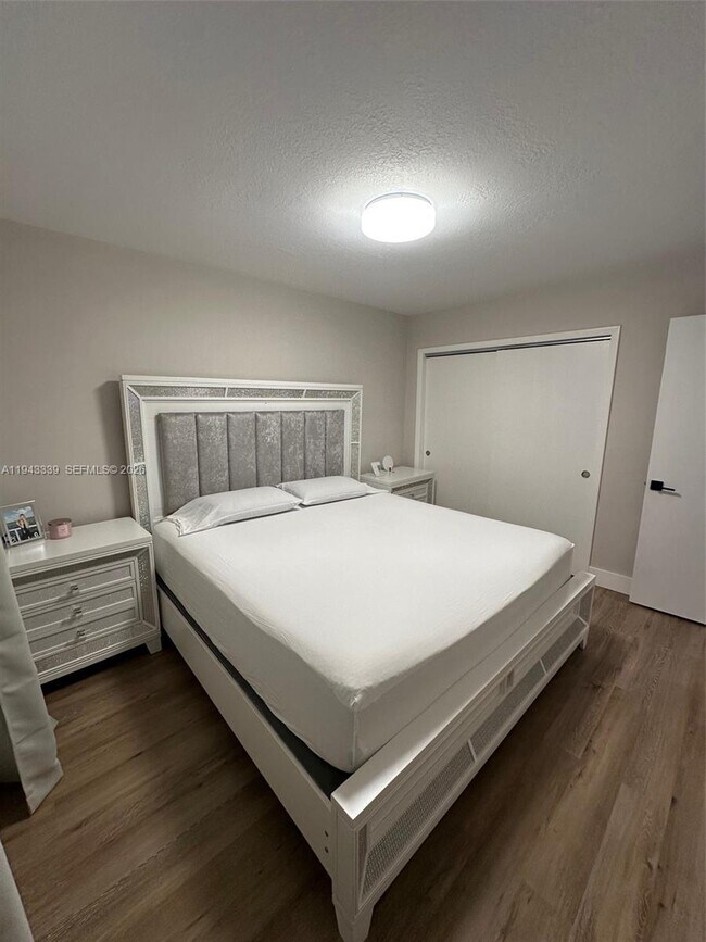 Building Photo - 6729 Petunia Dr