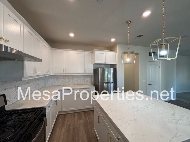 Building Photo - 12302 Del Sur St