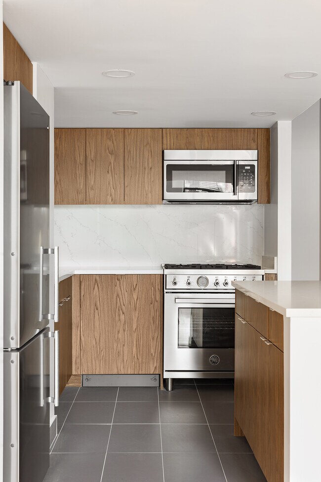 Interior Photo - 100 Jane St