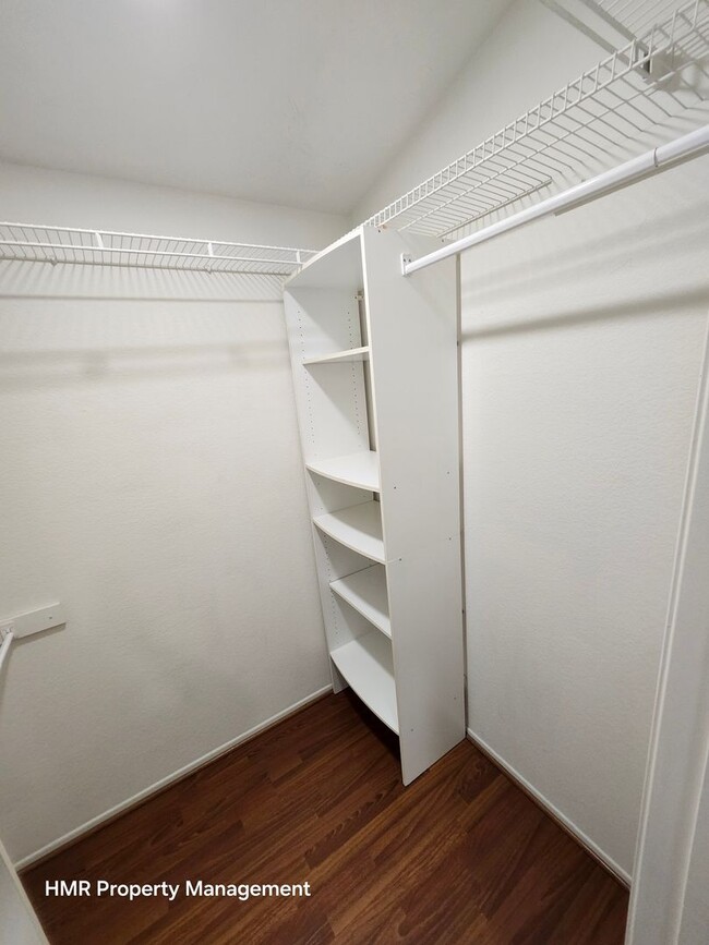 Building Photo - 2bed/2bath Condo near Victoria Gardens!