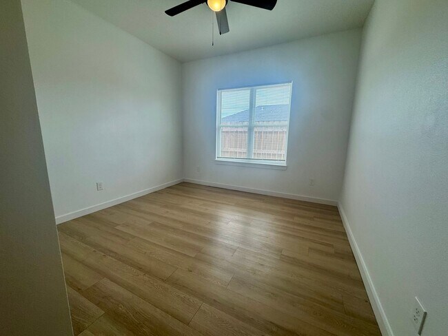 Building Photo - Spacious 3-Bedroom Duplex Near Texas Tech