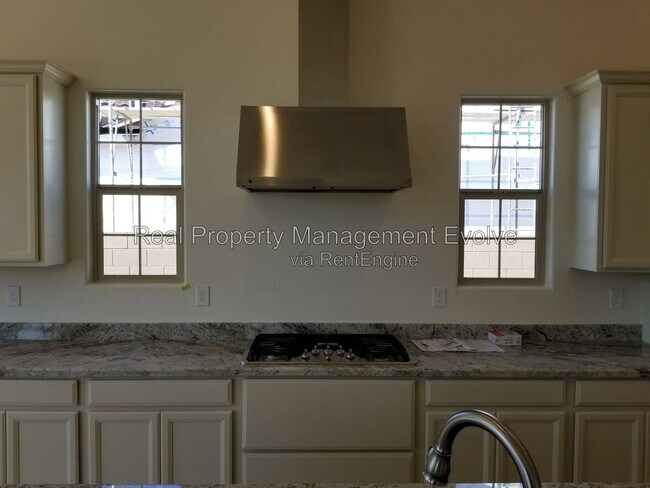 Building Photo - 2307 E Mahogany Pl