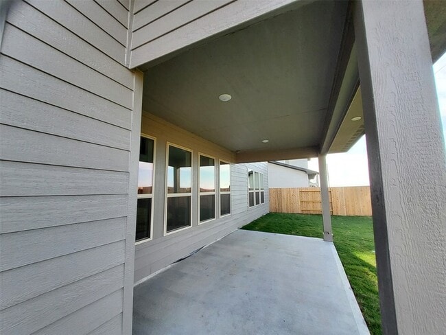 Building Photo - 20814 Flat View Dr