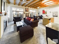 Building Photo - Beautiful Townhome Fully Furnished Availab...