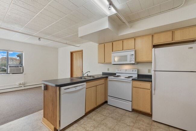 Interior Photo - Kilbourn Terrace