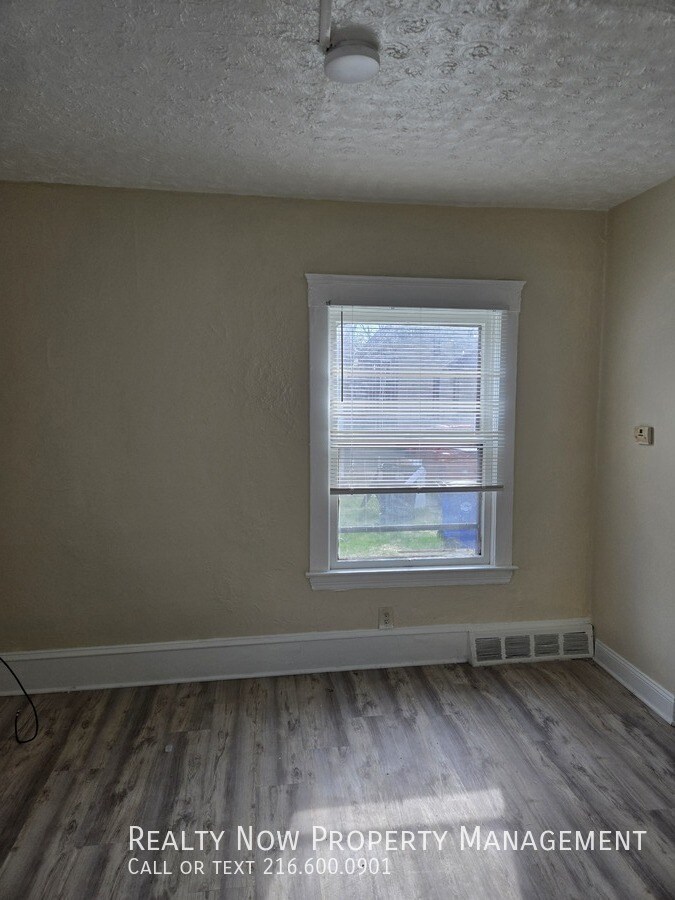 Building Photo - 2086 W 81st St