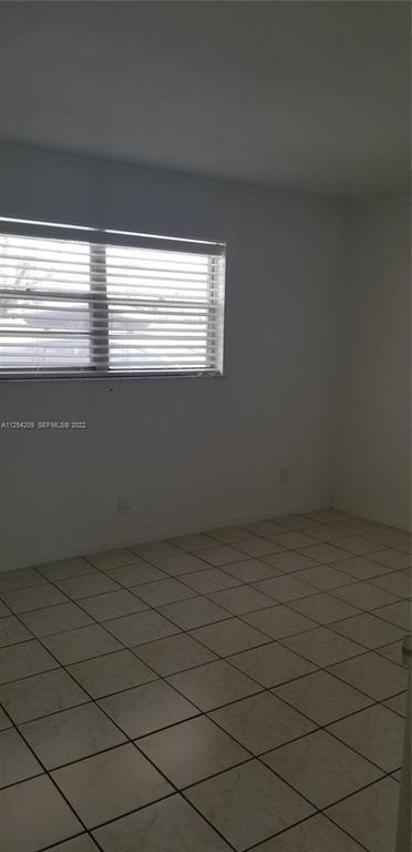 Building Photo - 5170 SW 40th Ave