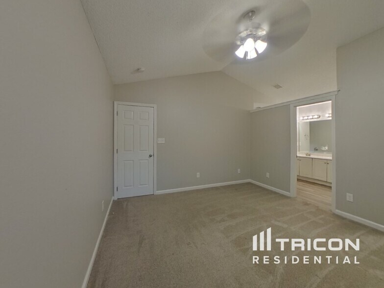 Building Photo - 9101 Mentmore Ct