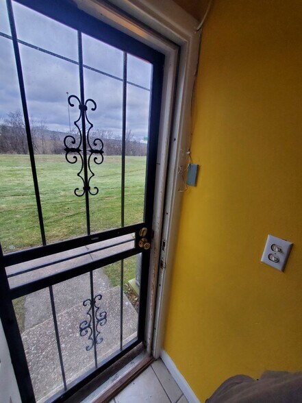 Building Photo - 23755 Banbury Cir