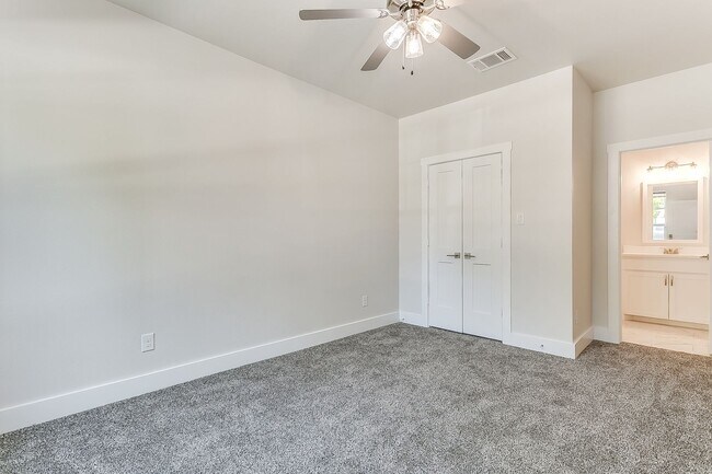 Building Photo - 3135 Greene Ave