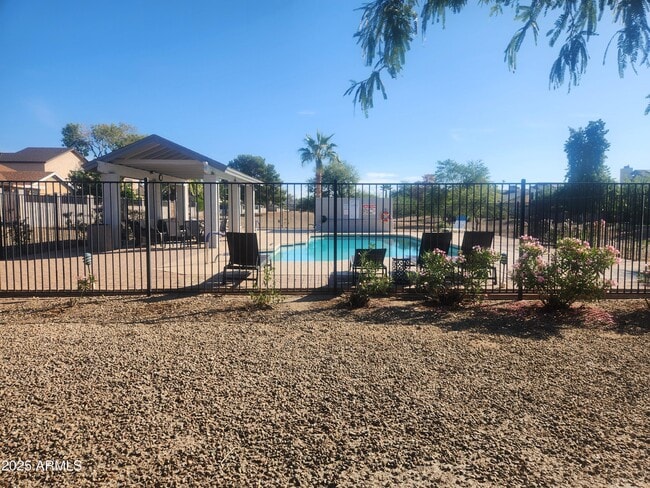 Building Photo - 802 E Rosemonte Dr