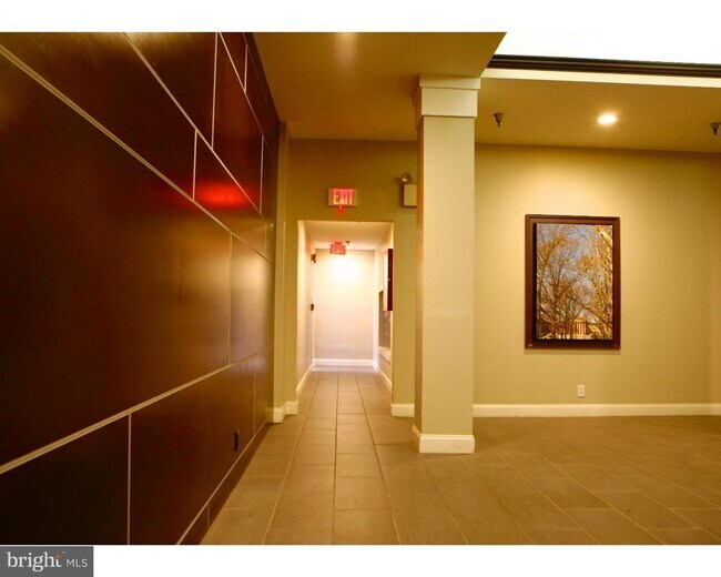 Building Photo - 130 Arch St