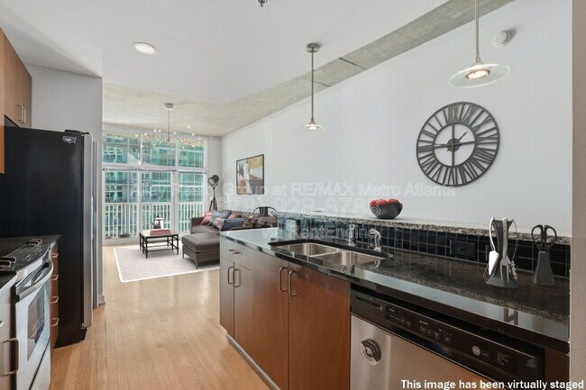 Building Photo - 943 Peachtree St NE