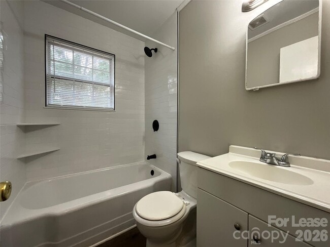 Building Photo - 1742 Academy St