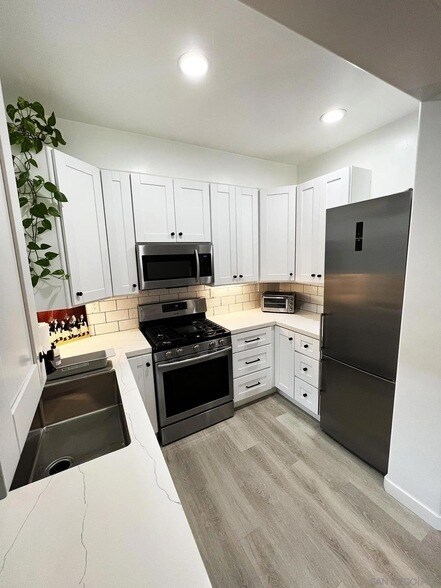 Building Photo - 280 Hillcrest Dr