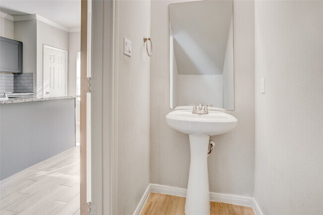 Building Photo - 1045 Marcolin St