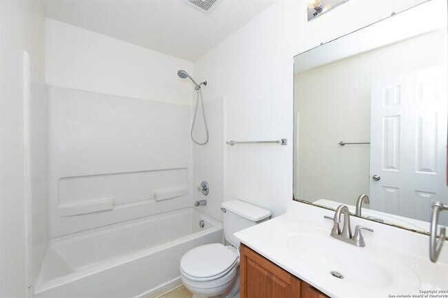 Building Photo - 16134 Branching Oaks