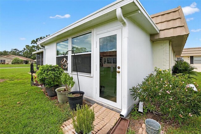 Building Photo - 202 Bedford St