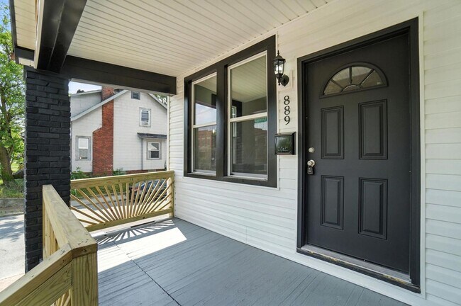 Building Photo - 887-889-889 E Livingston Ave