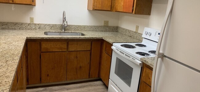 Building Photo - 728 W 3rd St