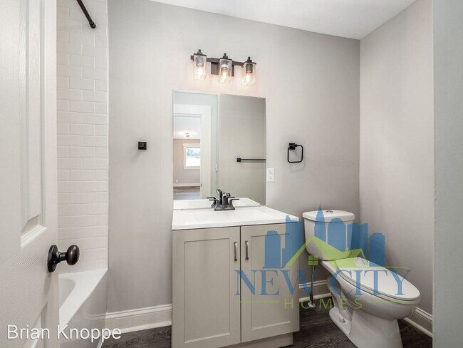 Building Photo - 2 br, 1 bath House - 761 E Starr Ave