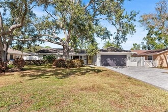 Building Photo - ST PETE POOL HOME AVAILABLE FOR RENT!