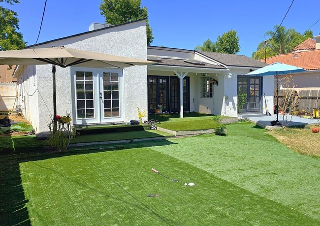 Building Photo - 3 Bedrooms, 2 Baths Remodeled Encino Home ...