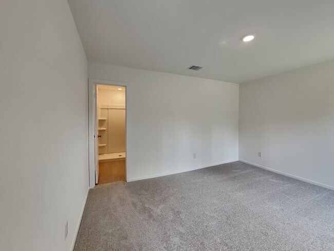 Building Photo - 21059 Santopadre St