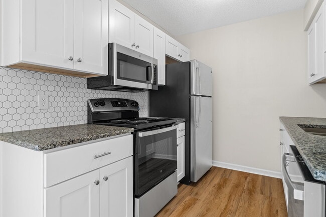 Building Photo - 908 Spinnaker Ct