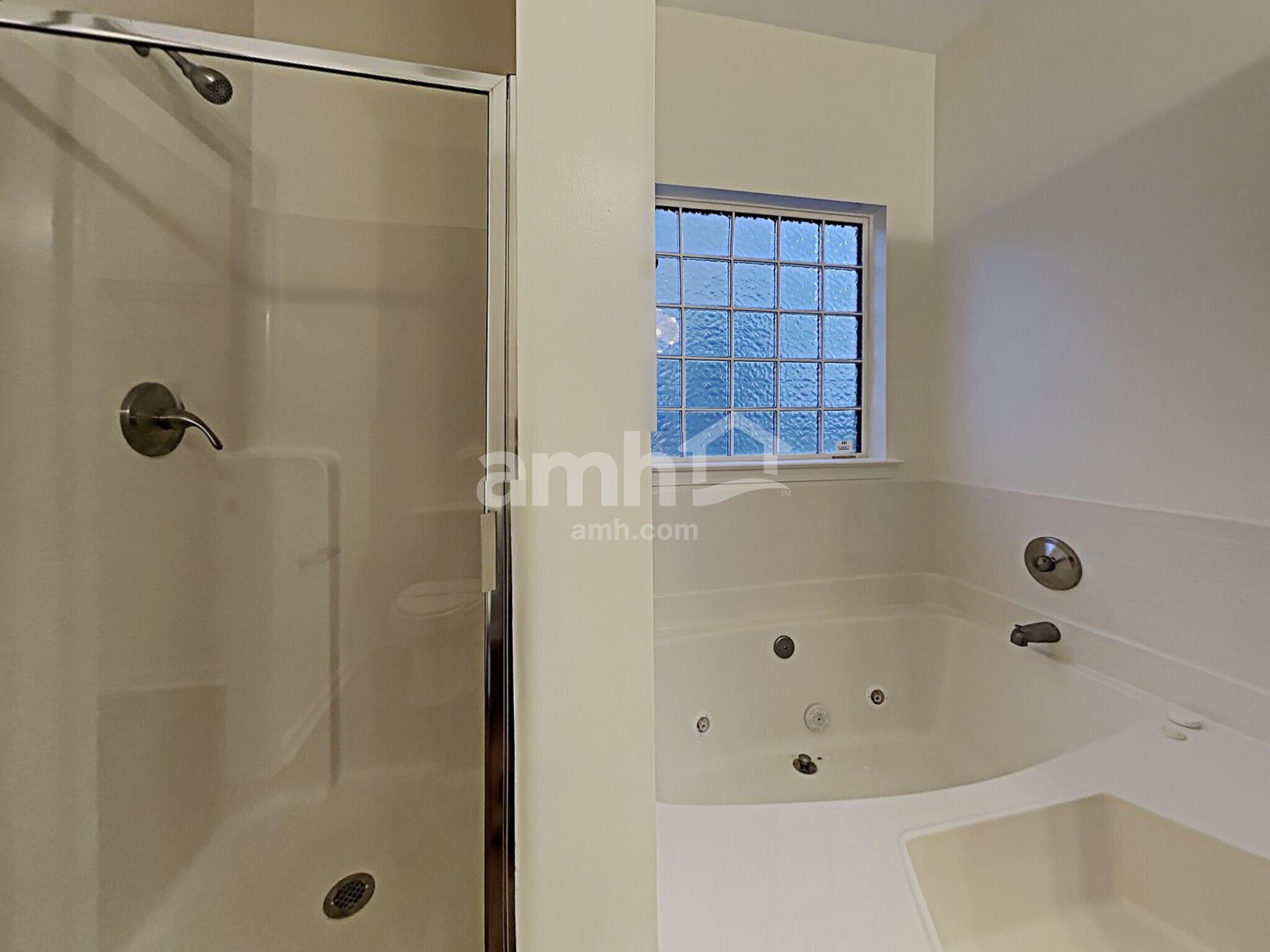 Building Photo - 4150 Arch Pass