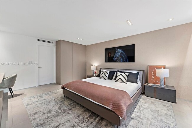 Building Photo - 2301 Collins Ave